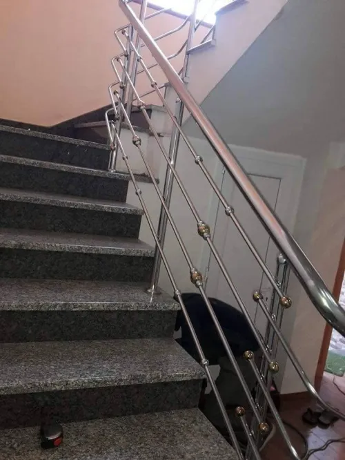 Cabine de douches italien sur mesure  rampe escalier inox 