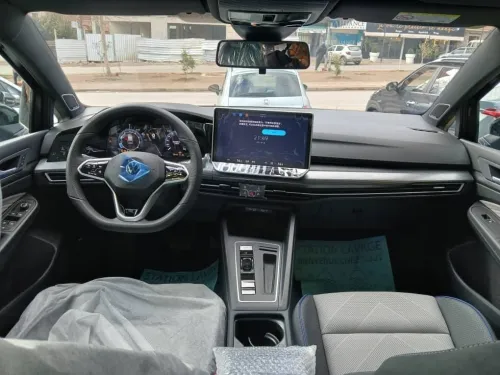 Volkswagen GOLF 8.5 2025 R-LINE