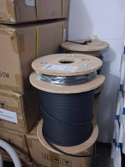 Cable FO 04B  LC-LC SM OS2  LSZH, armored black jacket 100ML