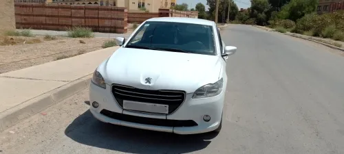 Peugeot 301 2015 Allure