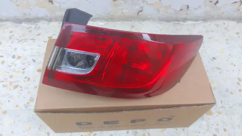 Feu arrière extérieur clio 4