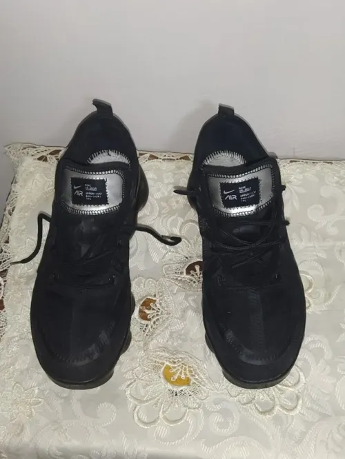 Vapormax black black original pointure 40 