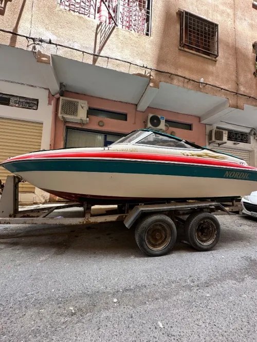 Vente Bateau canadien longueur 5metre moteur 75chv mariner mercurey 2 temps très très propre 