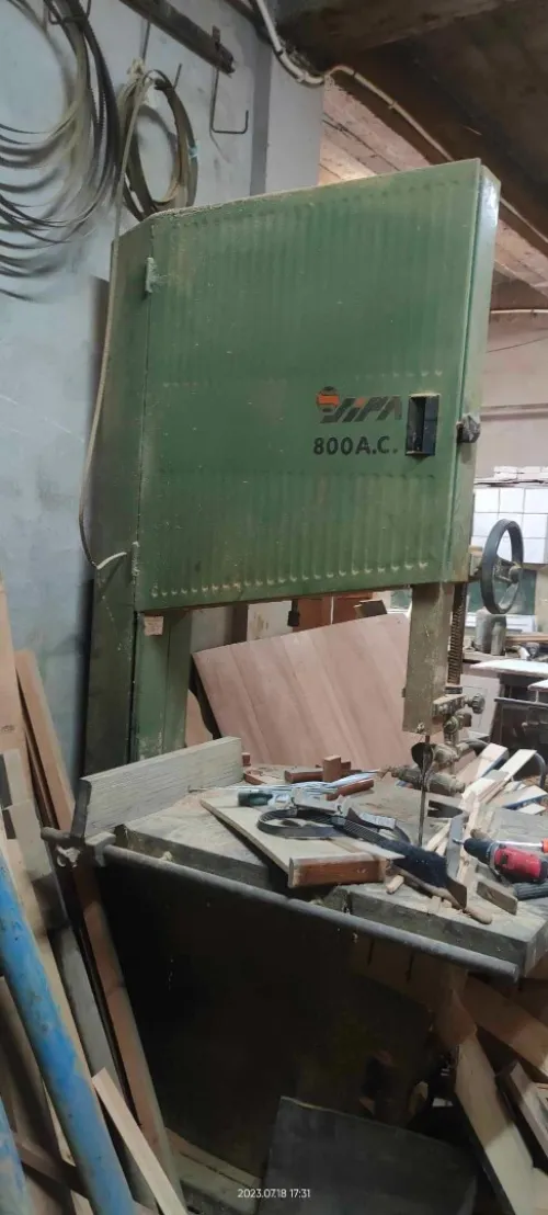 atelier complet de menuiserie de bois 