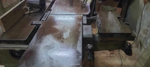 atelier complet de menuiserie de bois 