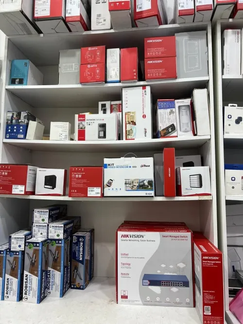 Installation de caméras de surveillance, et réseaux