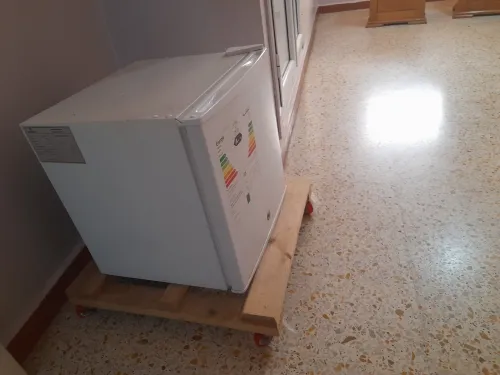 Meuble + tv + réfrigérateur 