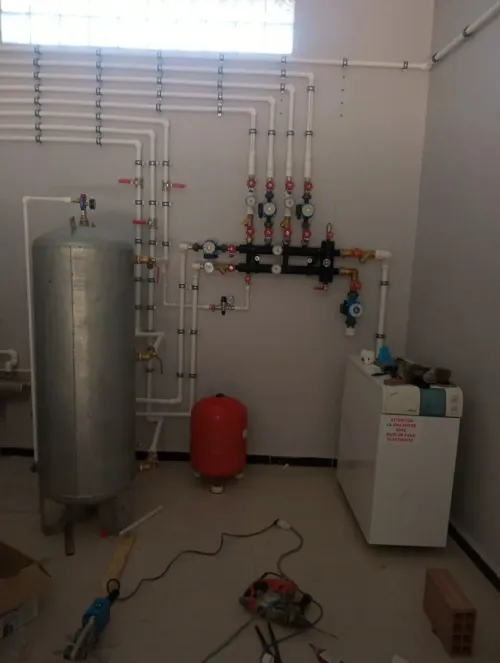 plombier chauffagiste Installation citernes et chauffage central تركيب خزان الماء والتدفئة