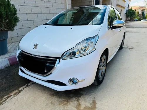 Peugeot 208 2015 Allure