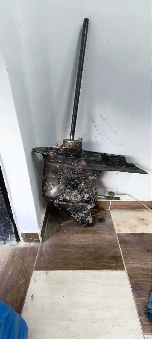 Pièces pour moteur marin