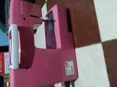 SINGER Simple TM modèle 3223 230V~50Hz 70W