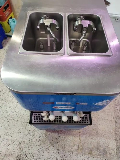 Machine à glace professionnelle en très bon état