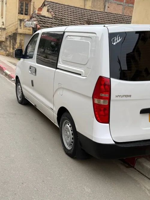 Hyundai H1 6 places 2014