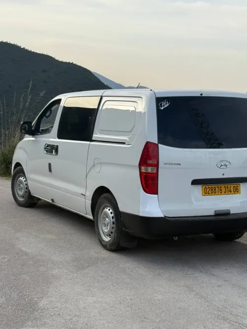 Hyundai H1 6 places 2014