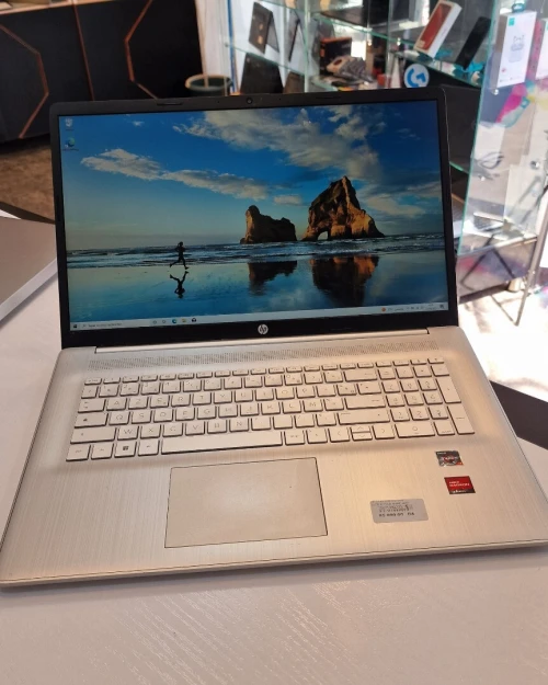 Hp 17 ryzen 7  Hp 17 ryzen 7 :Processeur ryzen 7 5700U 1.8 ghz 8 coeur , La ram 17gb ddr4 3200 mhz ,Disque dure 512 ssd nvme , Cart graphic amd radeon  Ecran 17 pouce FUL HD