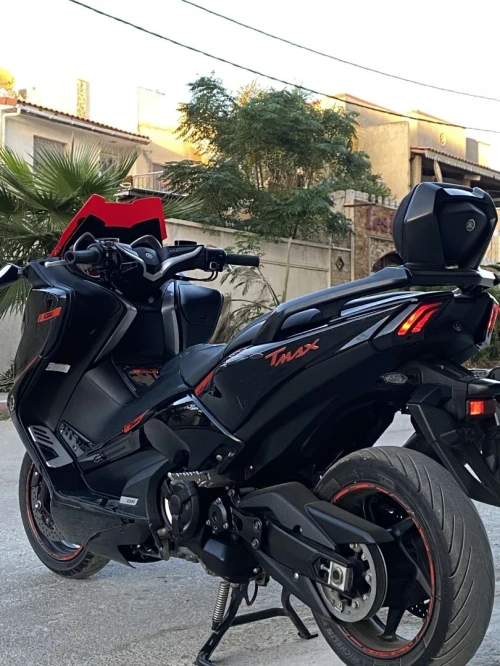 Yamaha tmax Dx 2018