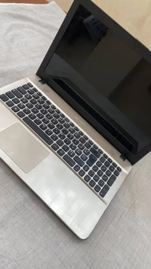 Laptop Asus Laffaire