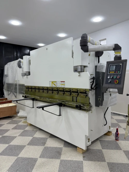 MACHINES INDUSTRIEL " ADH - OPTIMUM - TOPTECH " .