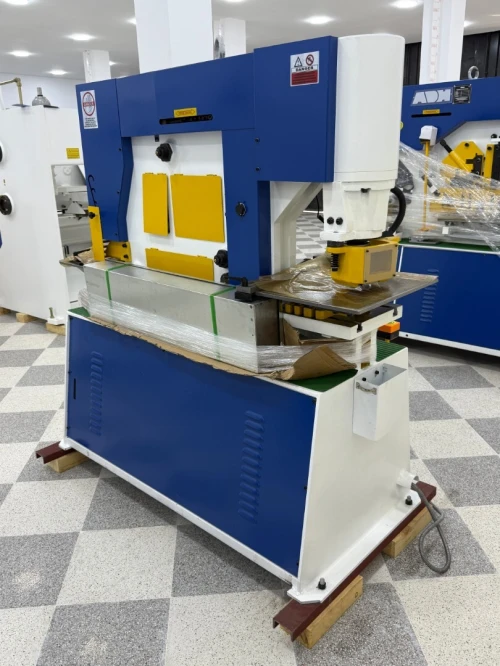 Machine hydraulique pour le travail du fer 60T 