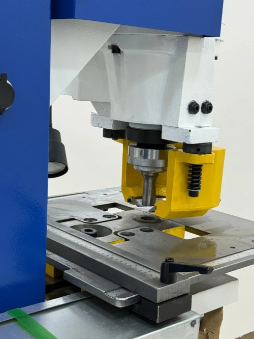 Machine hydraulique pour le travail du fer 60T 