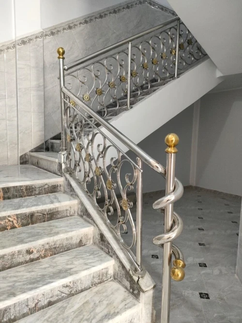 tout travaux inox bois pvc aluminium et cuisine moderne