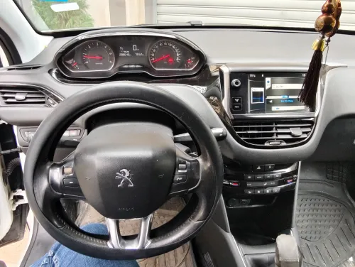 Peugeot 208 2013 Allure