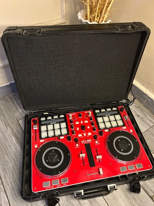 Vestax VCI_380 DJ Controller en bon état