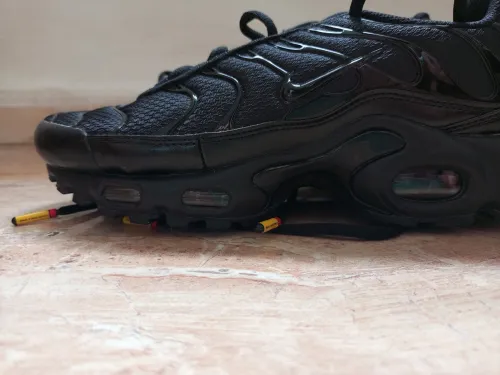 Tn black black jdida f good Très bonne qualité