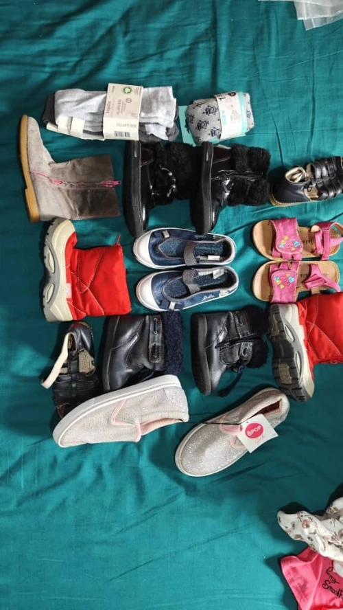 Vêtements bébé garçon et fille et chaussures