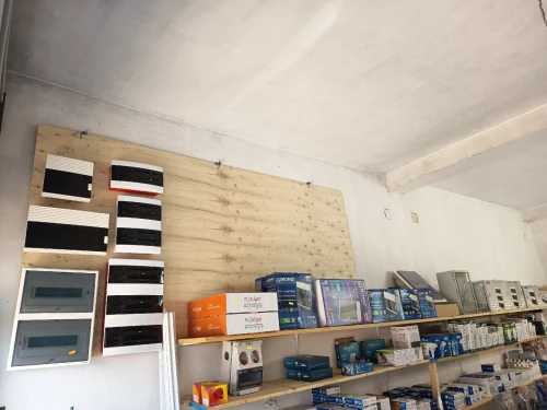 Liquidation magasin électricité générale, marchandise+ matériel