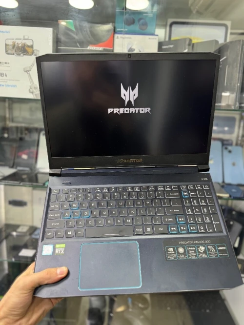 Acer Predator Helios 300 i7 9750H 32Go Ram 512Go SSD+1To HDD RTX 2060 6Go GDDR6