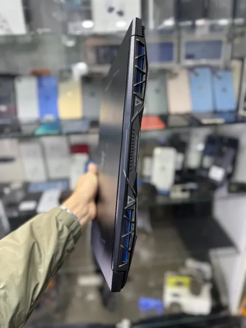 Acer Predator Helios 300 i7 9750H 32Go Ram 512Go SSD+1To HDD RTX 2060 6Go GDDR6