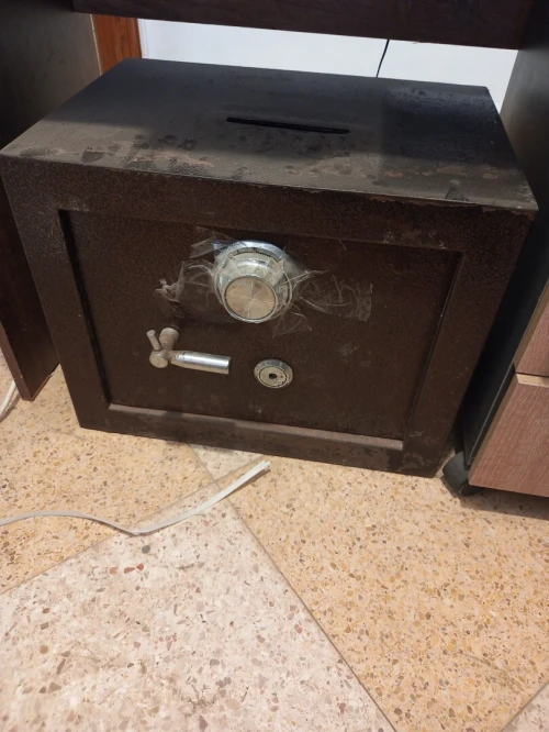 Lot mobilier de bureaux et informatique