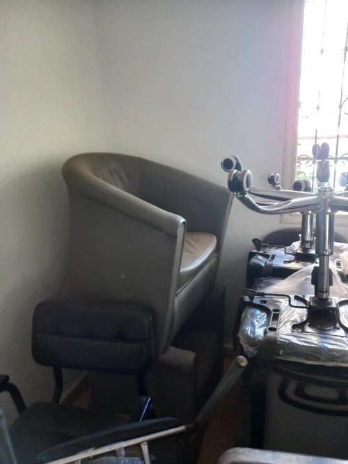 Lot mobilier de bureaux et informatique