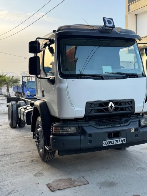 Renault Midlum d16 220 dxi 2017