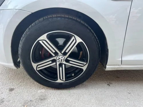 4 Pneus avec jantes Golf 7 