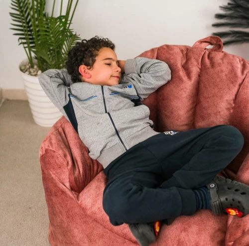 Le fauteuil JOYFULL relaxation et élégance à vos enfants