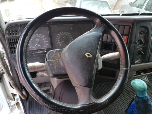 Camion Renault Midlum 135 2001