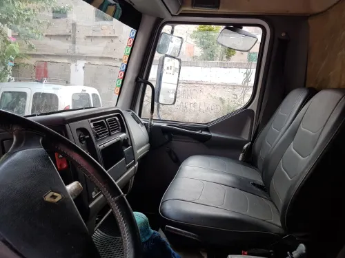 Camion Renault Midlum 135 2001