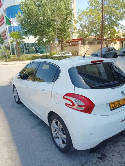 Peugeot 208 2014 Allure