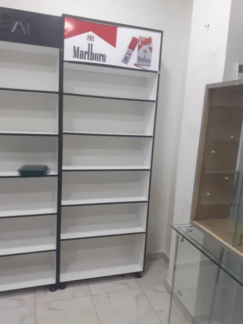 armoire étagère cosmétique