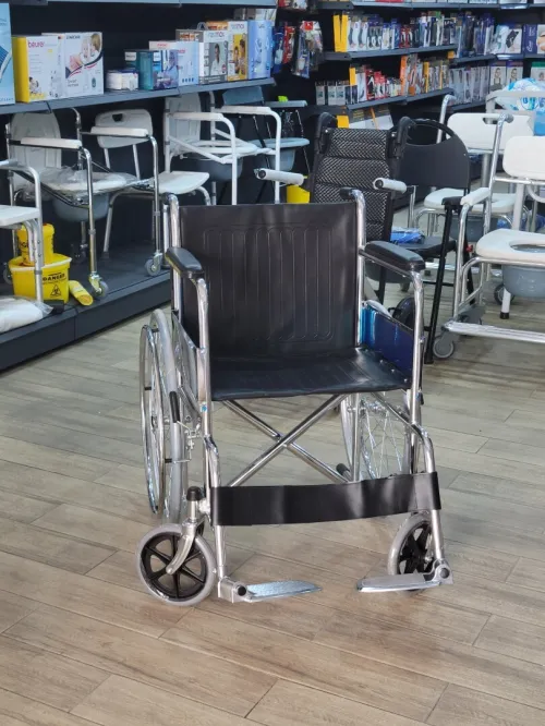 Fauteuil roulant simple cuire 