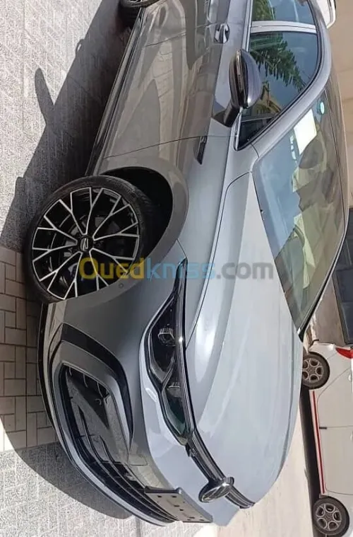 Volkswagen Golf 8 2025 R-Line