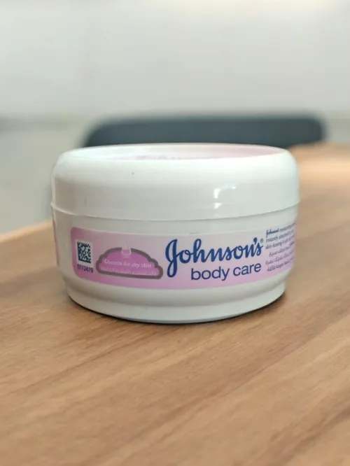 JOHNSONS BABY shampoing et huit 
