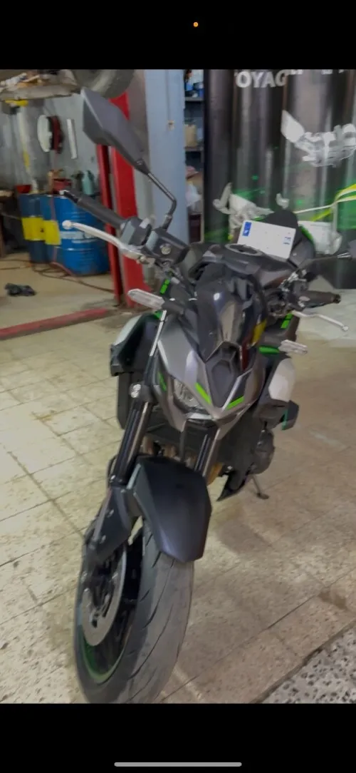 Kawzaki Z900 2025
