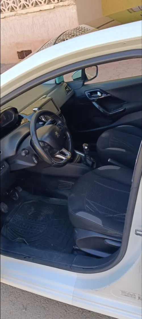 Peugeot 208 2012 Allure