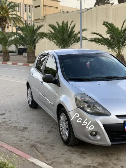 Renault Clio 3 2012 Night and Day