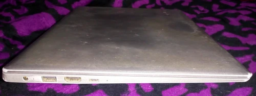 Laptop LENOVO