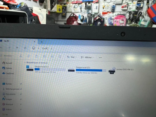 Laptop HP Pavillon i7 6eme Amd Radeon R7 2gb Didier