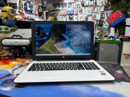 Laptop HP Pavillon i7 6eme Amd Radeon R7 2gb Didier